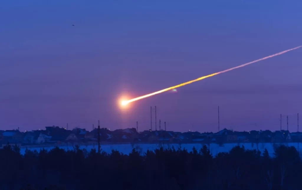 Il bagliore provocato dal meteorite di Chelyabinsk nella Russia meridionale