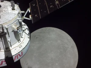 La nasa ha annunciato nuovi ritardi nelle missioni Artemis che dovranno portare futuri astronauti in orbita e sul suolo della Luna