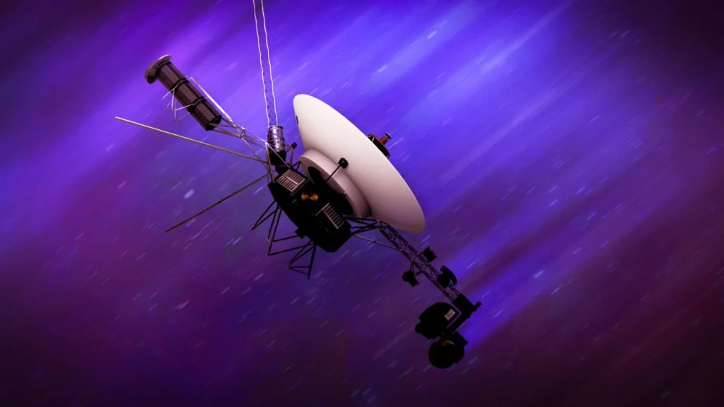 Rendering artistico della sonda Voyager 1 che attraversa lo spazio interstellare profondo orientando la propria antenna verso la Terra